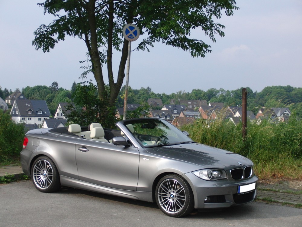 BMW 1er Cabrio E88 mit Performance Felgen 269 PP269 spacegrau 120D 18Zoll.jpg